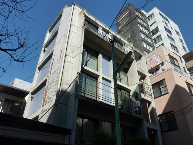 ラファエロ氷川坂