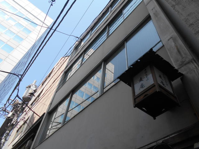丸万５号館