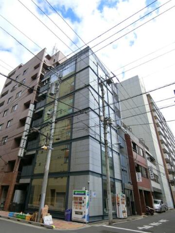 ピラミッドビル